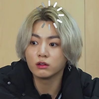 vmswiftie's profile picture. Swiftie • Army