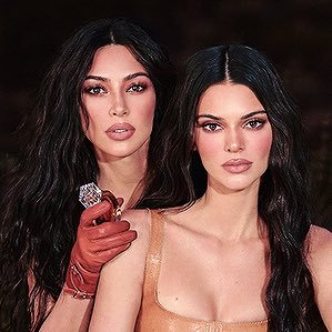 Conta secundária do @kardashibrasil para a postagem exclusiva de vídeos e fotos.