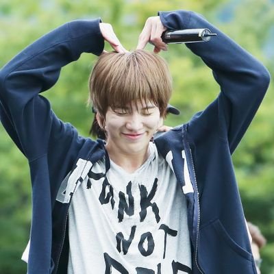 rt bot for lee sungjong of infinite (@ksgrtbot) (@lsyeolrtbot) (@kmsrtbot) (@jdwrtbot)