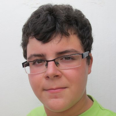 Tenía 14 cuando me puse este nick.
Youtuber de mierdas varias durante casi 10 años.
Si andas por aquí, debes tener mucho tiempo libre...