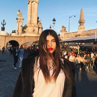 pelinsu0l's profile picture. Geri Takip Etmeyen Bizden Değildir 👌👋🏻