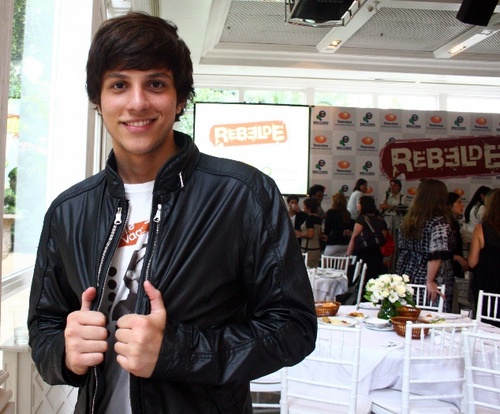 Paaara os Fãs de Chay Suede :)