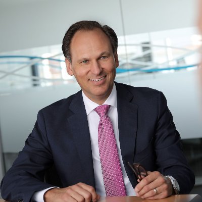 Managing Director @PitneyBowes.Focus on #shipping and #mailing solutions.Father of 4.Feel still young.Broad interest in Music, Politics, Economics and Culture.