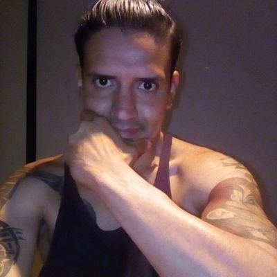 40 años. Exhibicionista,desde Medellín 🇨🇴 en 🇨🇱, me gusta cocinar aunque no siempre queda rico, me gusta escuchar música https://t.co/VZ5A1vEBI7
