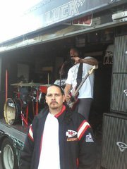 itsnevertolate1's profile picture. jusy a cool ass cay loves too kick it music,skatebored,basketball its what ever man i do it all