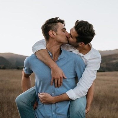 The Power Of A Kiss  2.0   💕🌈🥰
Ici on peut apporter ses baisers   💕👨‍❤️‍💋‍👨🌈