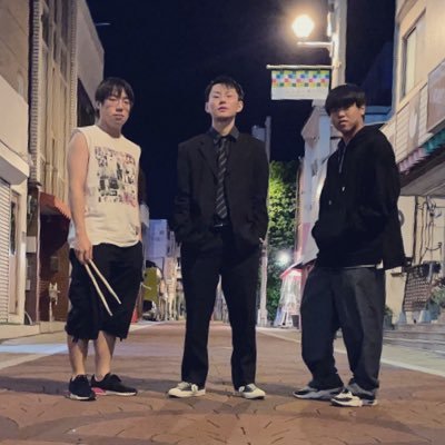 パンクバンドMADDOGS。活動休止中Gt.vo.@DxZo15 bass.@kitayanbass drum.@shiryu_drum