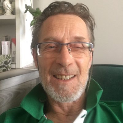 father52uk's profile picture. zwykły,szary ludzik. jestem wrogiem populizmu,pisizmu. zwolennik demokracji,EU,koalicji 15 października.