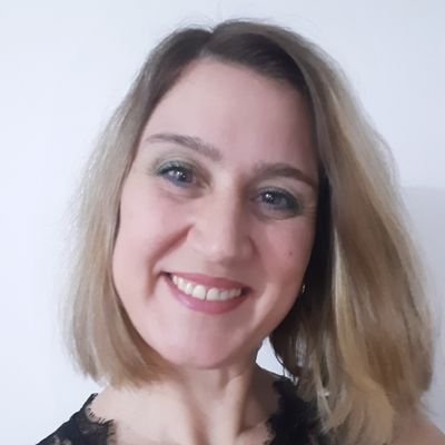 CristinaMaxine1's profile picture. Buna!