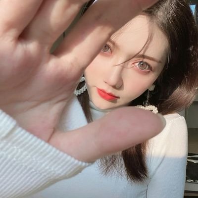 xQKj4uPaOsfVWaZ's profile picture. 花零落 加我賴cyt0826從這裏開始我們的故事