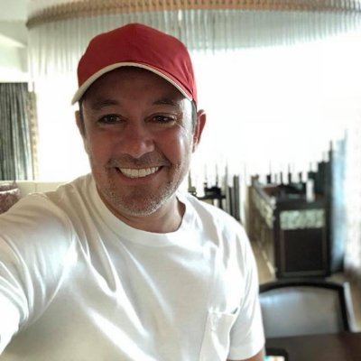 I am a fun person and make friends easily. I love life, love my family and still have some love to share with a special lady. Life can be lonely without someone