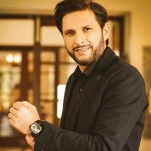 I am a die hard fan of shahid afridi (boom boom) i want to meet shahid afridi once in my life insha Allah😍😍