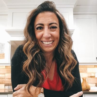 Mother, Wife, Leader and passionate about pets. I want to inspire others to build their dreams with a positive attitude #FindYourFire #ElevateOthers