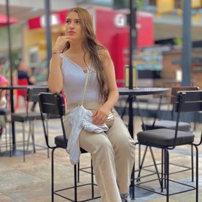 laurara37264313's profile picture. Be more human 💀 Colombian 🇨🇴