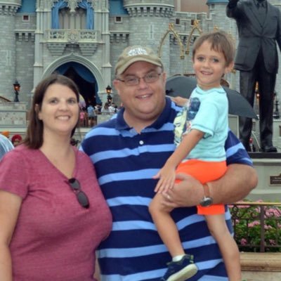 Boston native. Syracuse grad. Longtime Orlando TV news producer/executive producer, husband, father, Disney fan, avid cruiser, & westie owner.