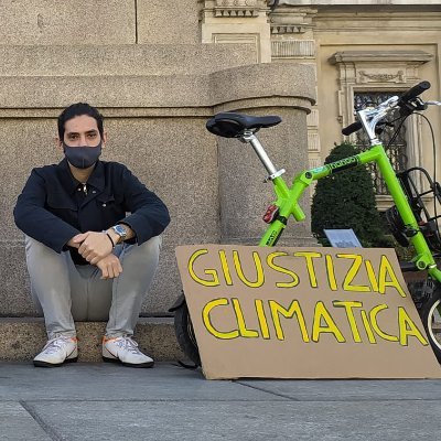 Climate activist #FridaysForFuture 
Segui la strada battuta da pochi