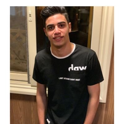 صاحبك صاحبي وصاحبهم صحبك وكلوا هيغفلك💔