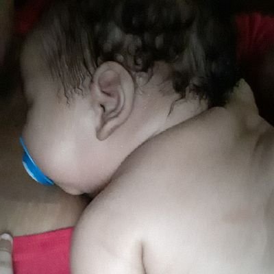 Estudiante, fiel colaboradora del medio ambiente, buena madre e hija.