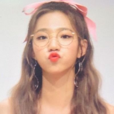 myahiyyeon's profile picture. — edit archive account .