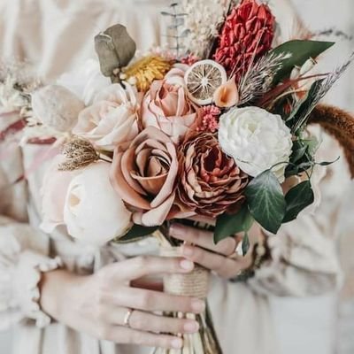 Hajarit30438281's profile picture. الصوت الهادئ أقوى من الصراخ، والأدب يهزم الوقاحة، والتواضع يحطم الغرور، والاحترام يسبق الحب، والصدق يسحق الكذب، والتوبة تحرق الشيطان.