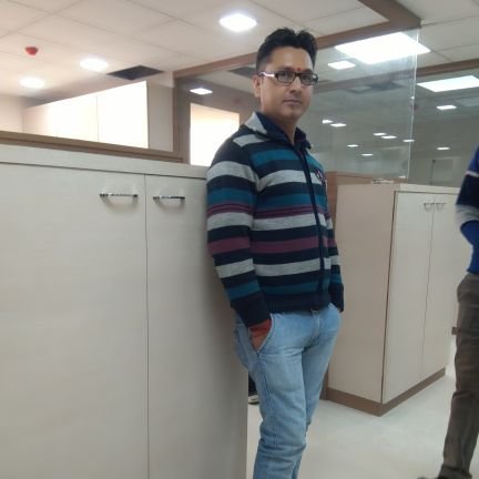 'ऊं भूर्भुव: स्व: तत्सवितुर्वरेण्यं भर्गो देवस्य धीमहि। धियो यो न: प्रचोदयात्।।