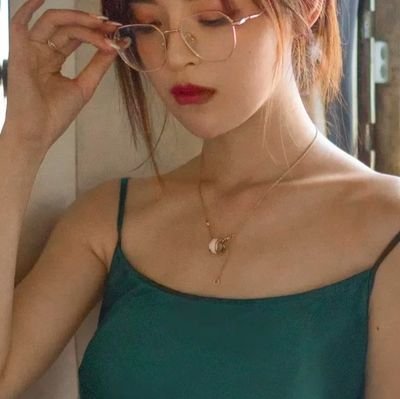 HlhLavinia's profile picture. 