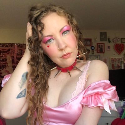 she/her👼🏻 big cry baby with an oversized heart🦢🌹 vintage clothing shop owner & stylist🍄🦋 insta- @ivoryxwoods 🎀