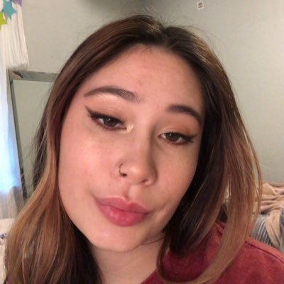 paradisejess_'s profile picture. "your body is like magic" -a friend of mine