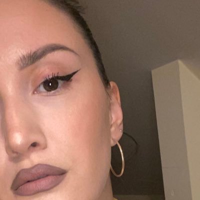 iclika505's profile picture. 