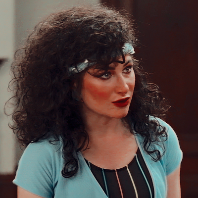  She's a 𝒌͟𝒊͟𝒍͟𝒍͟𝒆͟𝒓͟ ͟𝑸͟𝑼͟𝑬͟𝑬͟𝑵͟.͟.͟.͟ 