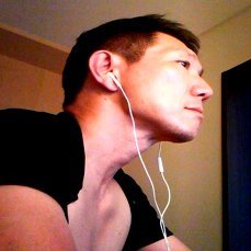 I am me, and you are you. 働くのが嫌で嫌で仕方がない会社員。閉じ込められた生物や風景を眺めるのが好きです。水槽の中や栓のされた瓶の中の生き物なんかです。宝石の中の光の反射や万華鏡の移り行く模様、機械式時計の規則的な動き、BONSAIなどにも萌えます。アニメ見ます。ゲーマーです。