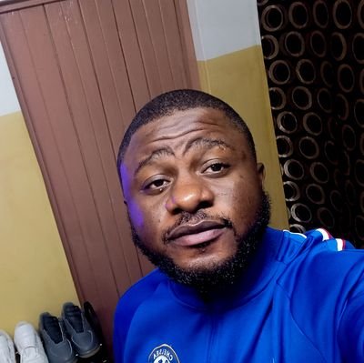 Godfearing, Ambitious and Resilient. Mathematics Physics teacher. Chelsea fc die hard since 2000. Art lover.