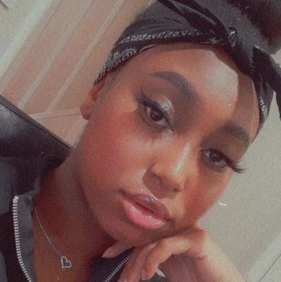 vxke17's profile picture. hi.