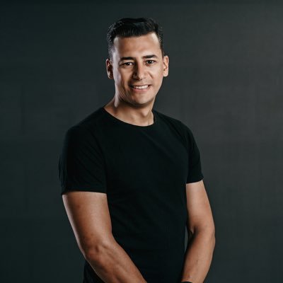 Emprendedor, Transformando la mentalidad del emprendedor paraguayo a 20 años, CEO grupo @victorcenterpy