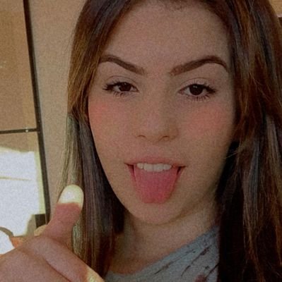 yasmin_moraex's profile picture. B A D ° G I R L