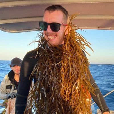 Marine ecologist. Particularly interested in seaweed forests. Big fan of vegetables, diving and the outdoors. @givingwhatwecan