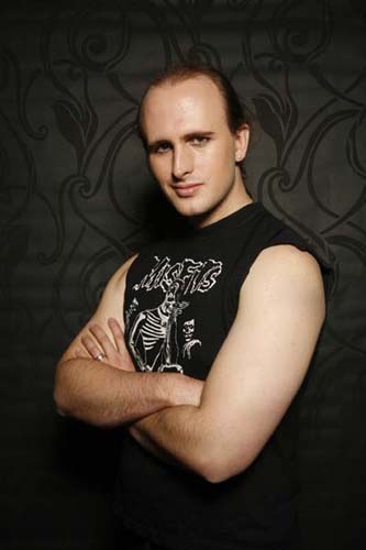 Published Writer, Prop Maker, Steampunk enthusiast and commentator, grip strength trainee.