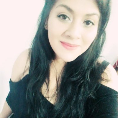 Licencia en Administración de Empresas, cursando estudios de Pregrado en la Universidad Peruana del Norte.