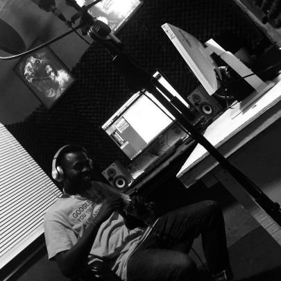 I am a Young Reggae/Dancehall, Afrobeat,HIPLIFE and HILIFE artiste from Kasoa-Ghana🇬🇭. #werDemDeh is the slogan 💪💥