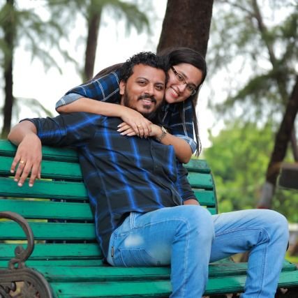 john_elsa's profile picture. Loves watching the telly to hogging on junk food to dancing across the room....