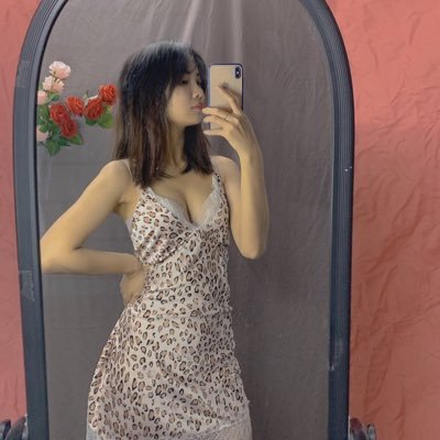 NhiNhiq7's profile picture. nhắn tin nhớ kèm ảnh!