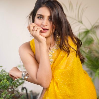 Fan page of @AgerwalNidhhi ❤️ She is my life, My everything🥰, Meet her on 2 May😭, HOPE SHE FOLLOW !! 😍 LOVE YOU SO MUCH..😘❤️