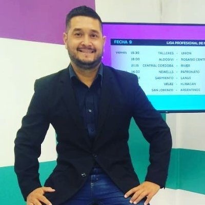 Periodista; cronista de Diario Panorama. Relator de fútbol, fiel fanático de Kobe Bryant y CR7.