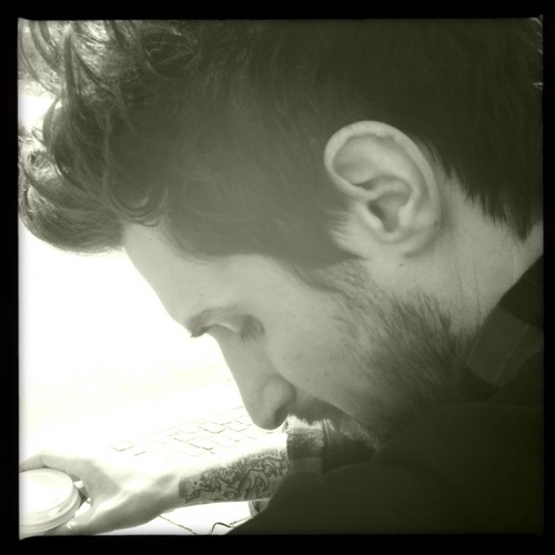 thisisbader's profile picture. Föredrar en kaffe på gården.