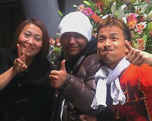 performanceboy's profile picture. 女子ムエタイ世界王者伊藤紗弥選手の入場曲を歌う親友のKAZU (山口県長門市出身)を応援しています♪写真右(KAZU) 、中(Dj_K_MAN )、左(北京オリンピック女子ソフトボール金メダリストの乾絵美さん)