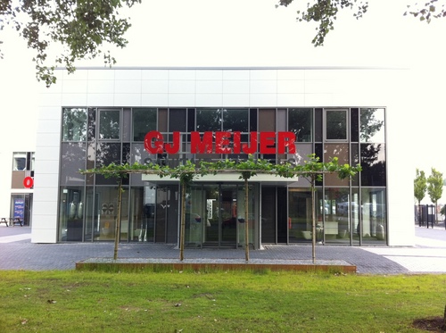 G.J. Meijer Tegels en Sanitair in Almere. 
Tegels en sanitair, tentoongesteld in een van de grootste en mooiste showrooms in Nederland.