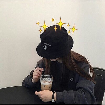 27歳。トイプードル2匹と茶トラの保護猫との暮らし。日々の日常を発信しています!ブログも見てくれたら嬉しいです♪ブログ初心者🔰