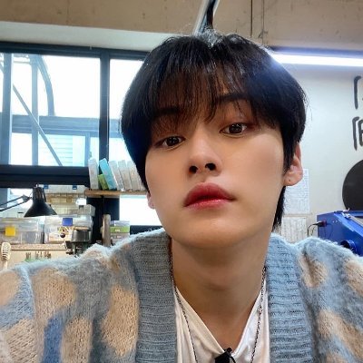 ( RP / @Stray_Kids ) Step Out! 안녕하세요 스트레이 키즈의 You Know, I Know, Lee Know, 춤추는 보석 리노 (이민호) 입니다.