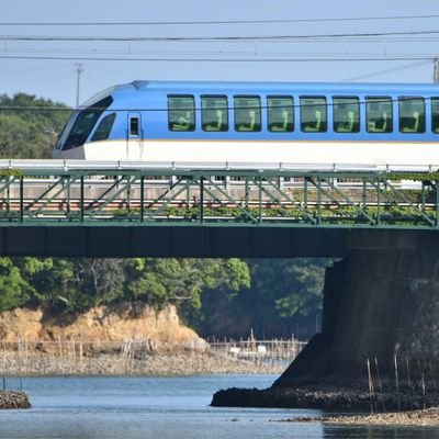 トラックドライバー(*´▽｀)ﾉﾉ
してます。
愚痴る事も・・・
ちなみに５０代のおばちゃんで〜す(●´ω`●)