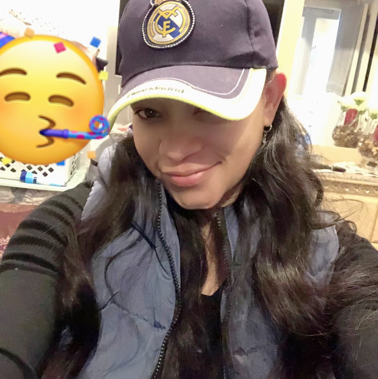 Vivian_CabralP's profile picture. Love Music..Alejandro Sanz,Real Madrid⚽️..